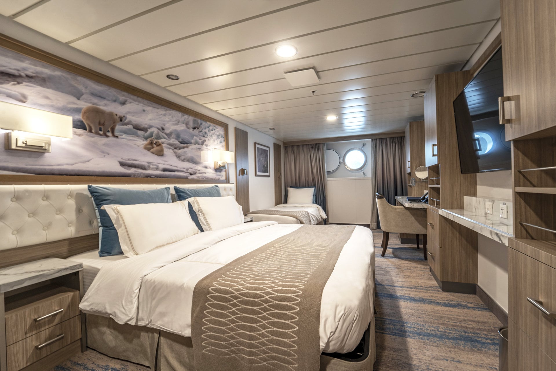 Greg-Mortimer-Triple-Stateroom