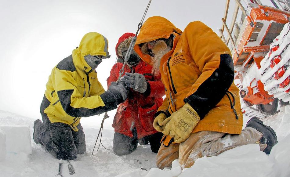 Viele der Stationen in Antarktika sind das ganze Jahr bemannt, am häufigsten aber im Sommer. Viele der dort Arbeitenden sind Wissenschaftler mit wenig Erfahrung im Umgang mit polaren Sommern und beklagen daher häufig Schlafstörungen. Bild: Australian Antarctic Divison
