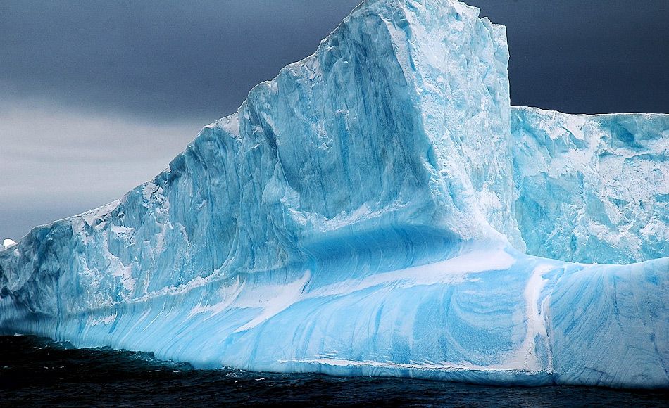 Alte Narben von Eisbergen erzählen die Geschichte des Eisrückgangs